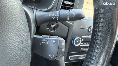 Renault Megane 2017 - фото 30