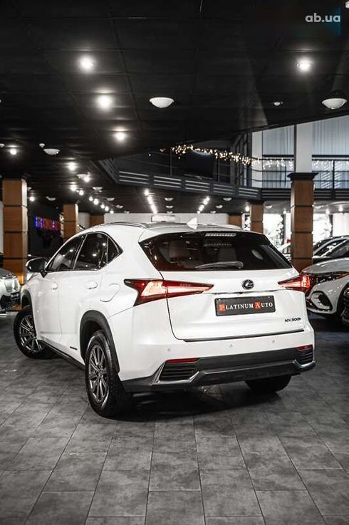 Lexus NX 2018 - фото 7