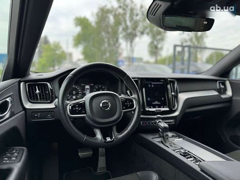Volvo XC60 2018 - фото 12