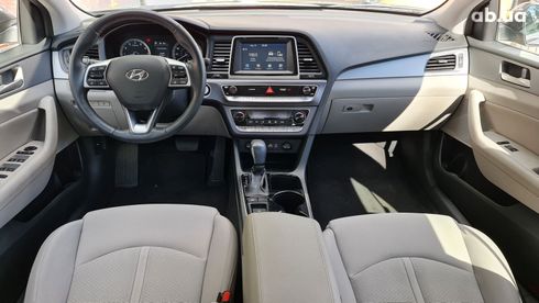 Hyundai Sonata 2018 серый - фото 12