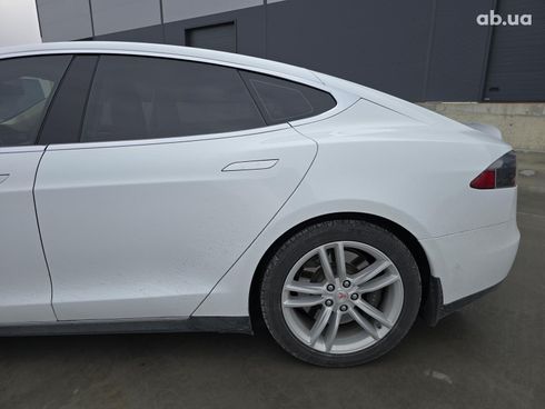 Tesla Model S 2015 белый - фото 8