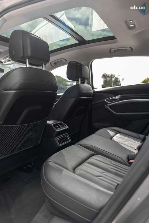 Audi E-Tron 2022 - фото 23