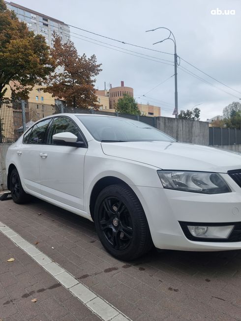Skoda Octavia 2013 белый - фото 4