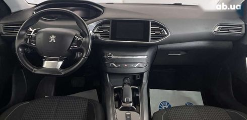 Peugeot 308 2021 - фото 12