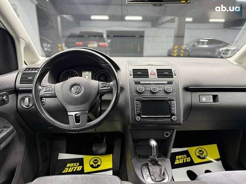 Volkswagen Touran 2012 - фото 12