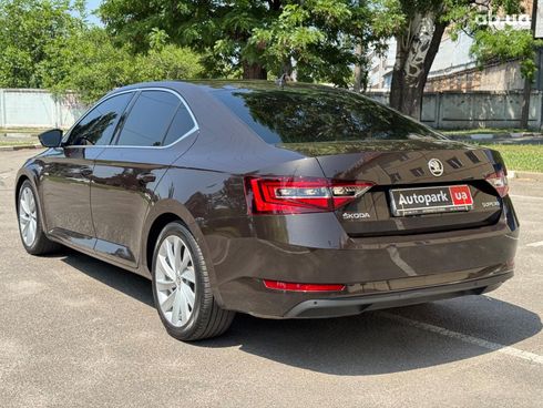 Skoda Superb 2016 коричневый - фото 3