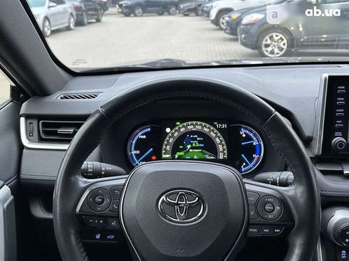 Toyota RAV4 2018 - фото 10