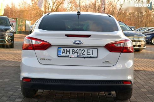 Ford Focus 2014 - фото 13