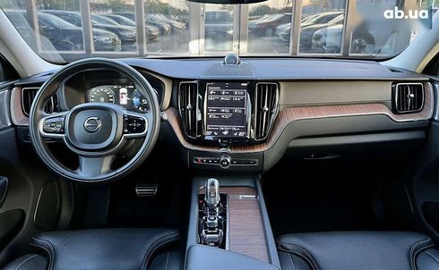 Volvo XC60 2019 - фото 29