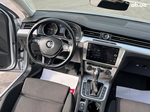 Volkswagen Passat 2019 серый - фото 35