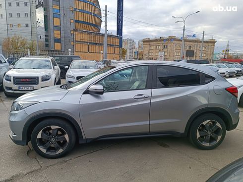 Honda HR-V 2018 серый - фото 3