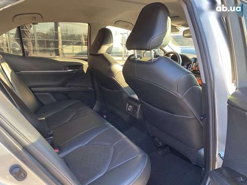Toyota Camry 2022 - фото 23