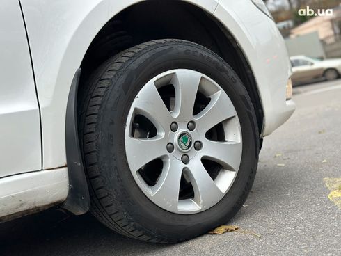 Skoda Superb 2012 белый - фото 12