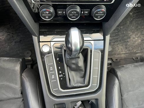 Volkswagen Passat 2016 белый - фото 34