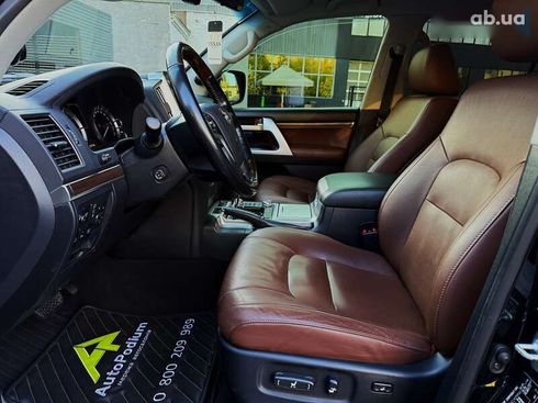 Toyota Land Cruiser 2019 - фото 26