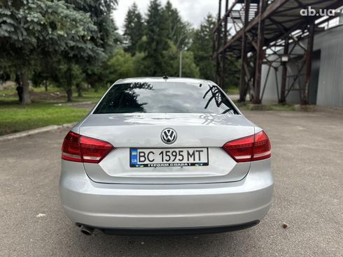 Volkswagen Passat 2013 серебристый - фото 11