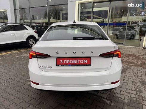 Skoda Octavia 2021 - фото 6