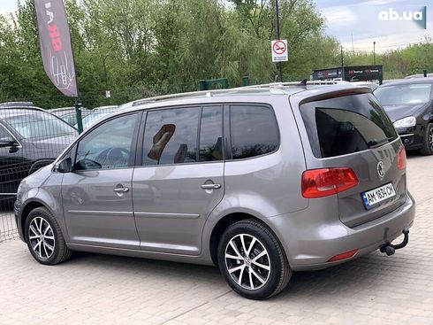 Volkswagen Touran 2011 - фото 19