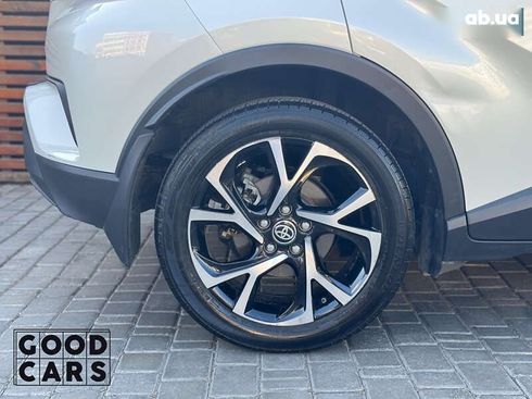 Toyota C-HR 2019 - фото 12