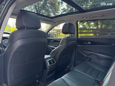 Kia Sorento 2016 черный - фото 28