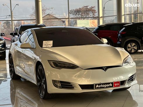 Tesla Model S 2019 белый - фото 3