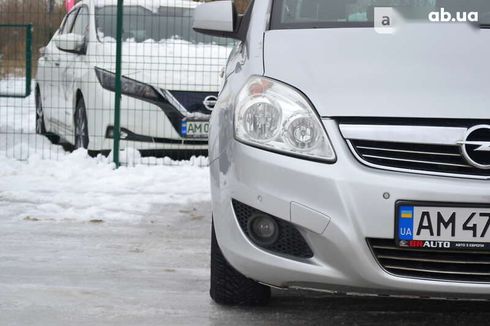 Opel Zafira 2011 - фото 11