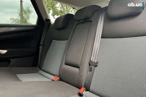 Ford Mondeo 2011 - фото 18