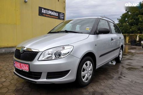 Skoda Fabia 2011 - фото 2