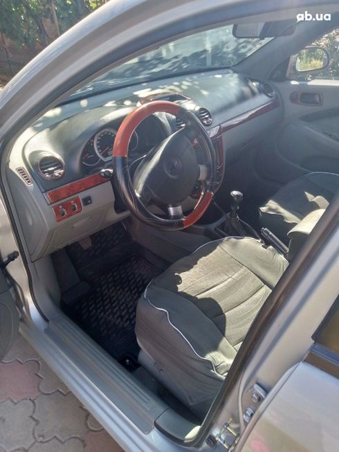 Chevrolet Lacetti 2006 серебристый - фото 2