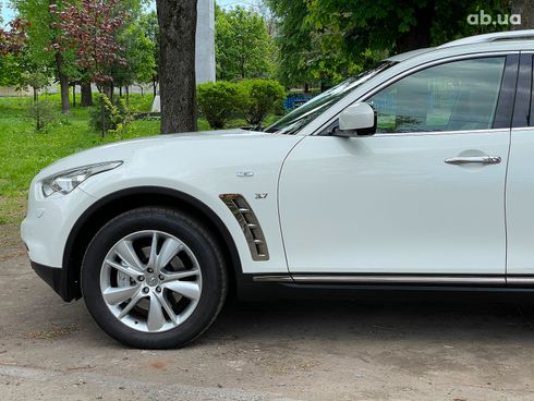 Infiniti QX70 2013 белый - фото 16