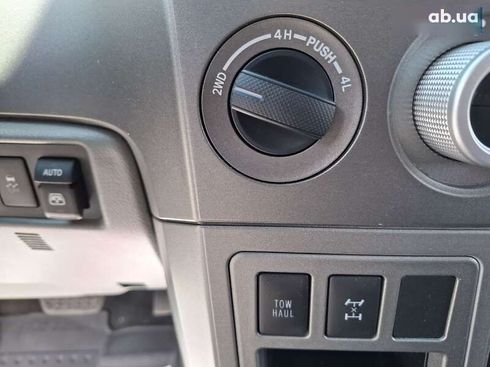 Toyota Sequoia 2016 - фото 17