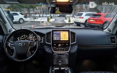 Toyota Land Cruiser 2018 - фото 10