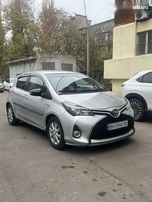 Toyota Yaris 2015 - фото 14