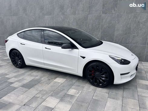 Tesla Model 3 2022 - фото 3