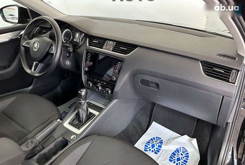 Skoda Octavia 2017 - фото 12