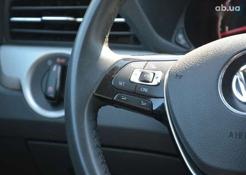 Volkswagen Passat 2021 - фото 24