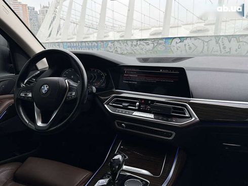 BMW X5 2018 - фото 23