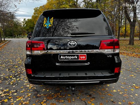 Toyota Land Cruiser 2018 черный - фото 4