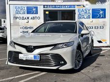 Продаж вживаних Toyota Camry в Києві - купити на Автобазарі
