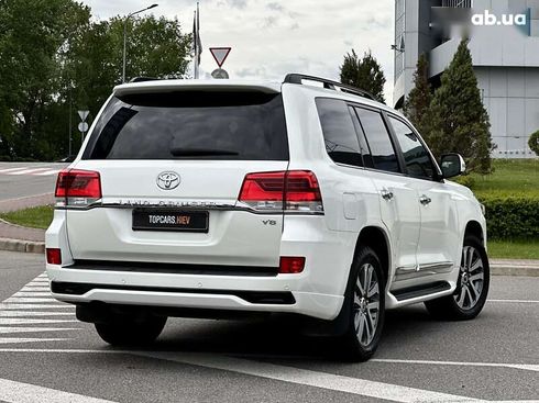 Toyota Land Cruiser 2017 - фото 16