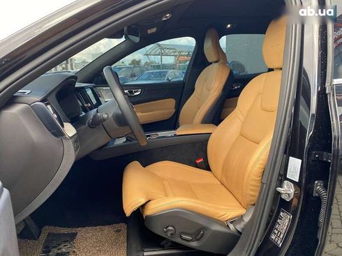 Volvo XC60 2019 - фото 21