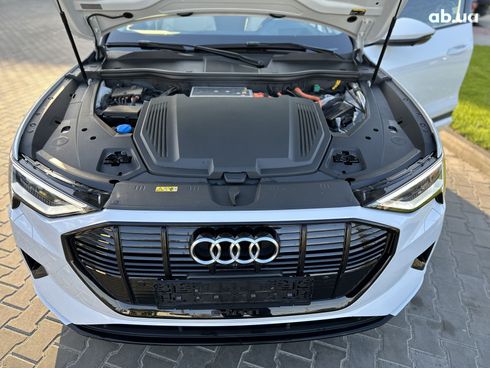 Audi E-Tron 2021 белый - фото 9