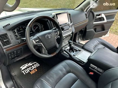 Toyota Land Cruiser 2018 - фото 24
