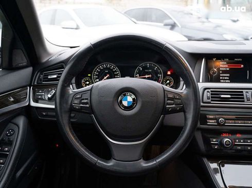 BMW 5 серия 2015 - фото 18