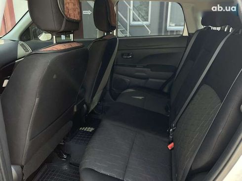 Mitsubishi Outlander 2020 - фото 26