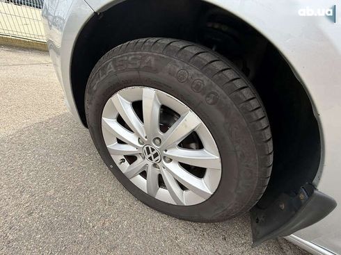 Volkswagen Touran 2012 - фото 10