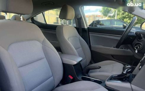 Hyundai Elantra 2016 - фото 17