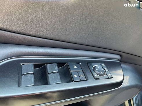 Lexus ES 2019 - фото 20