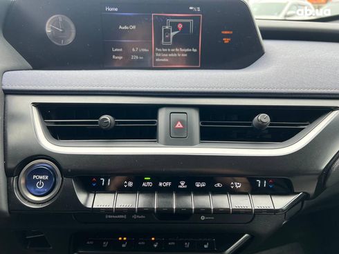 Lexus UX 2019 белый - фото 31