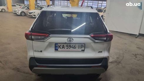 Toyota RAV4 2022 - фото 14